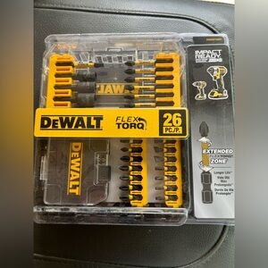 DEWALT 26pc FLEX TORQ SCREWDRIVING BIT SET